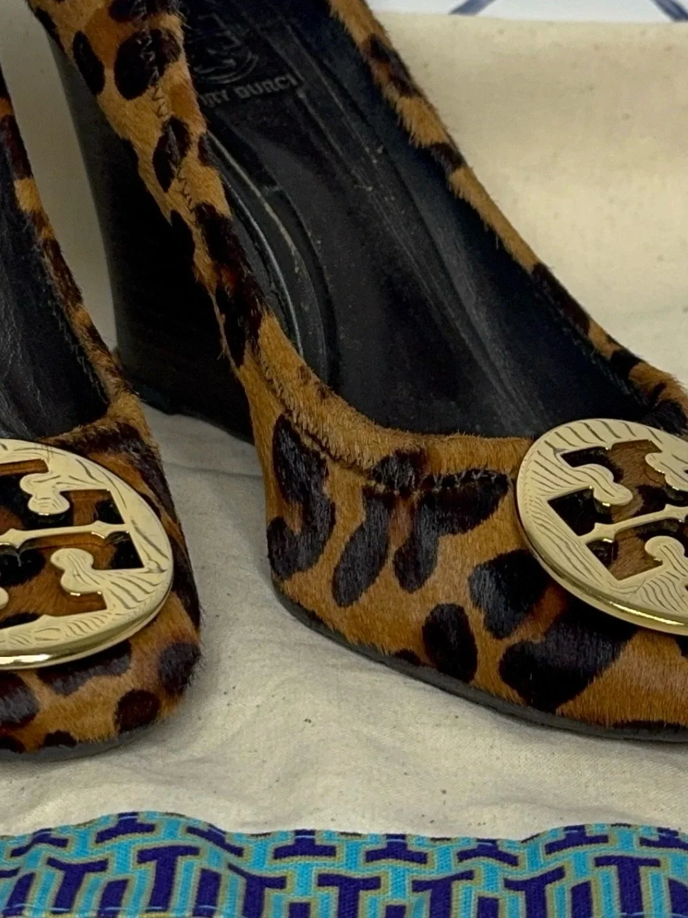 Tory Burch Pony /Calf Hair leopard Wedge Pump Shoe size 8.5